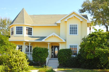 What Are the Signs It’s Time to Repaint Your Home’s Exterior?